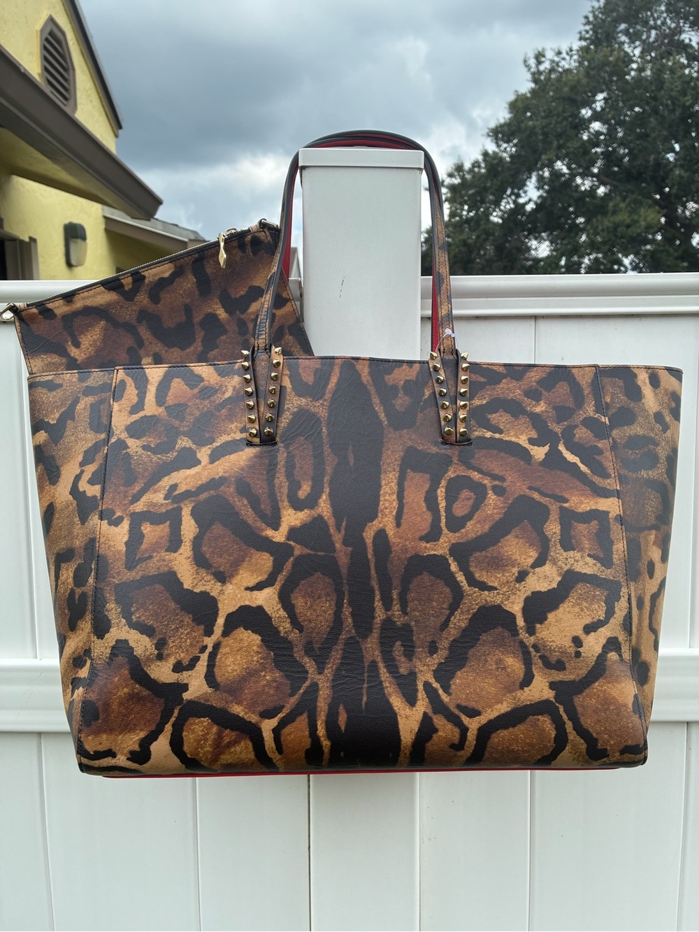 CHRISTIAN LOUBOUTIN LARGE CABATA LEATHER TOTE SPIKES BROWN WITH POUCH SET NEW - Picture 4 of 16